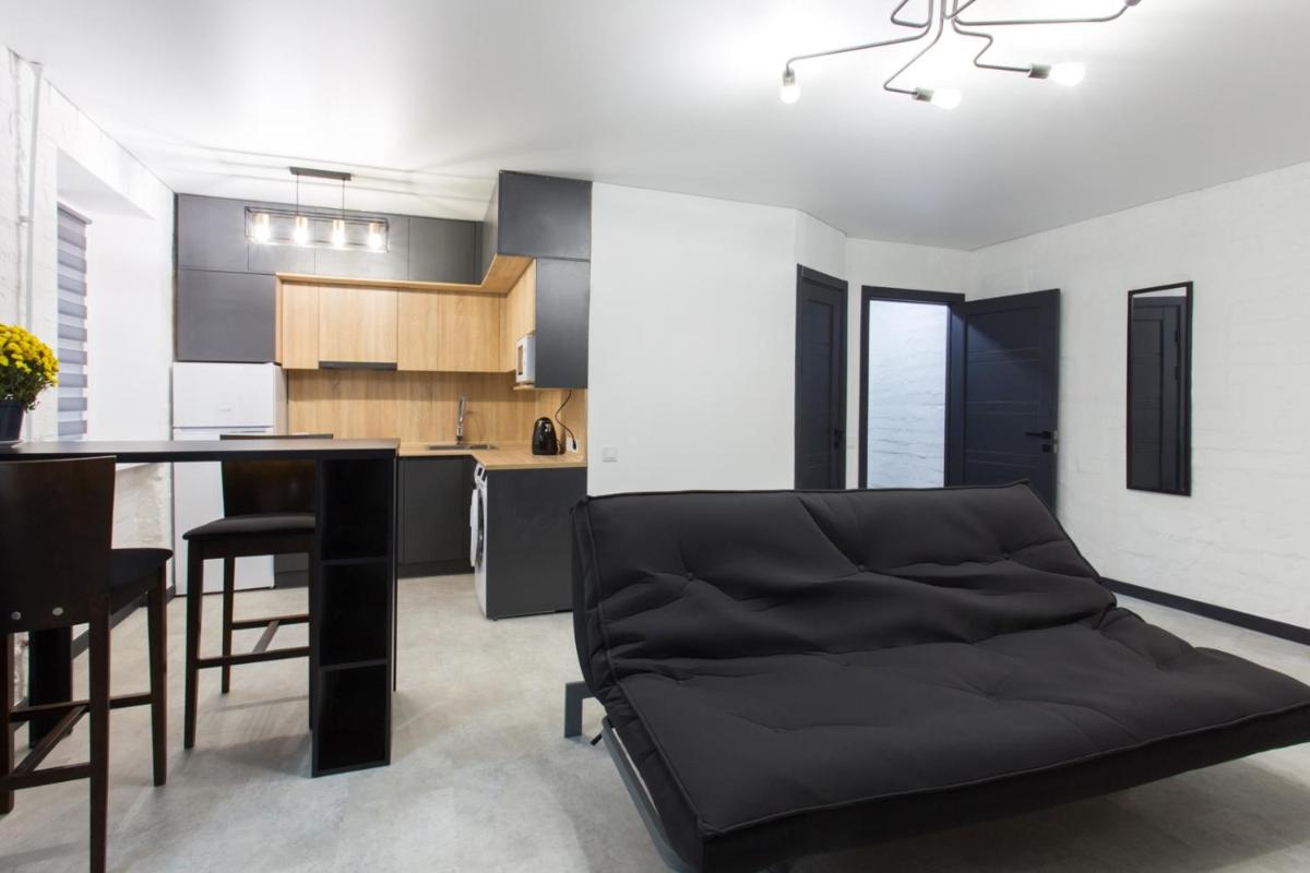 Suitetrails - Apartment on 23 Serpnya