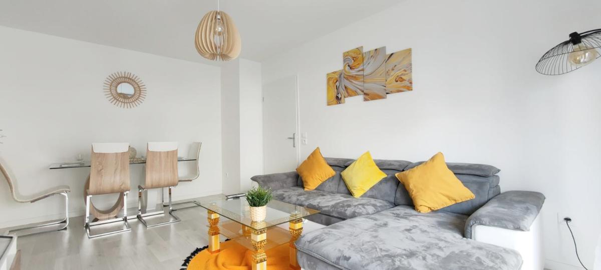 Chic apart with parking near Paris - Housity