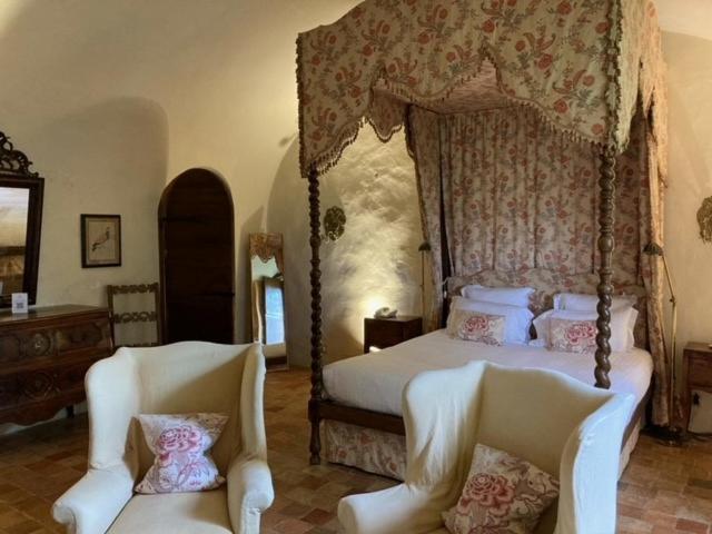 Un ou plusieurs lits dans un hébergement de l'établissement Château de Bagnols