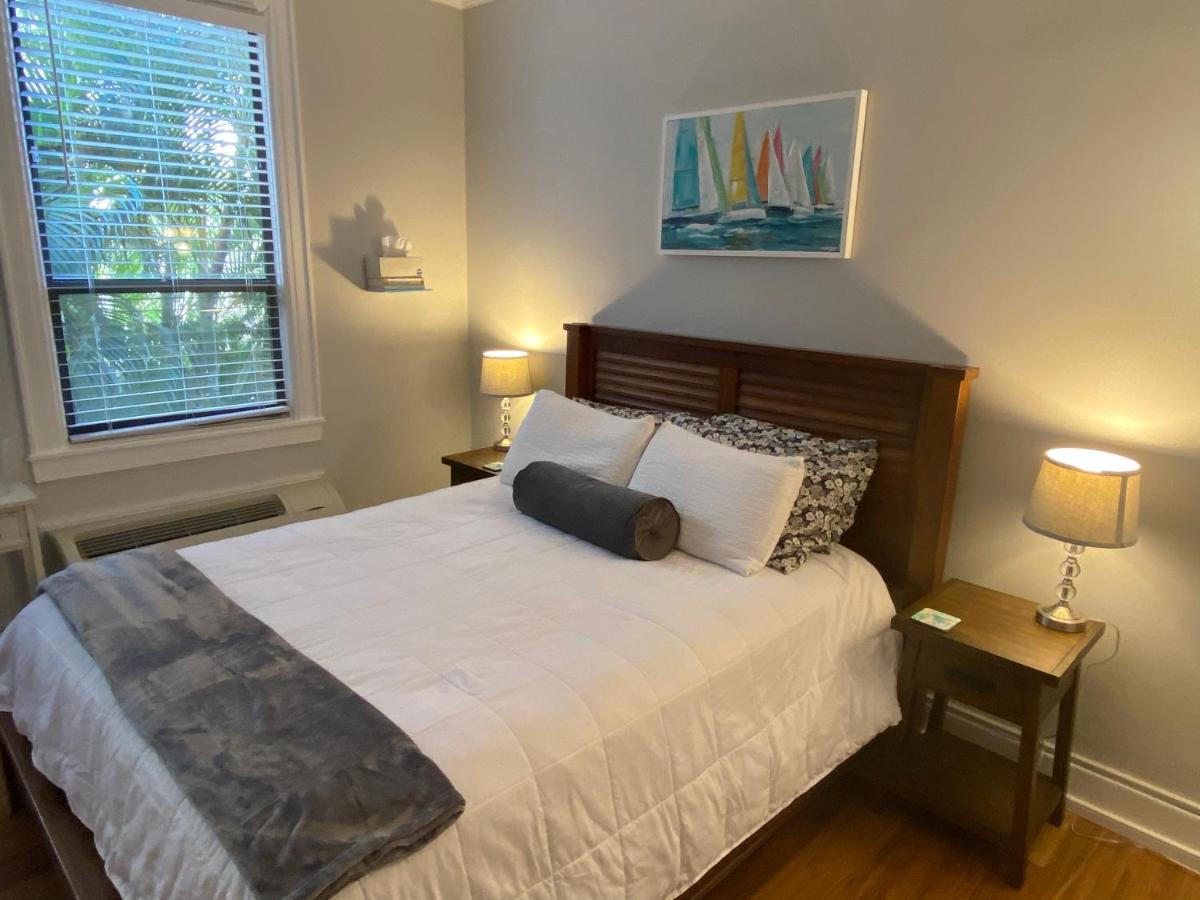 235 Sunrise Avenue - Housity