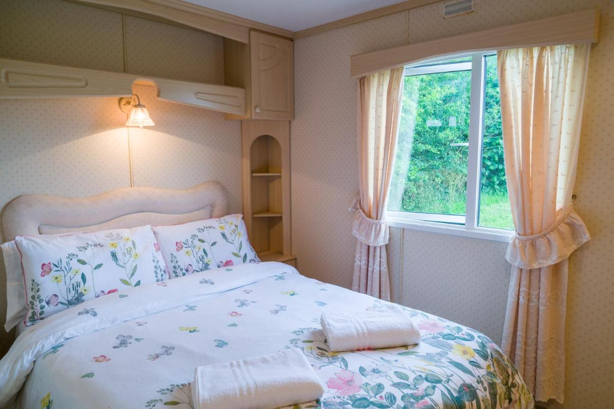 Toad Hall, Self Catering, Sleeps Four - Housity