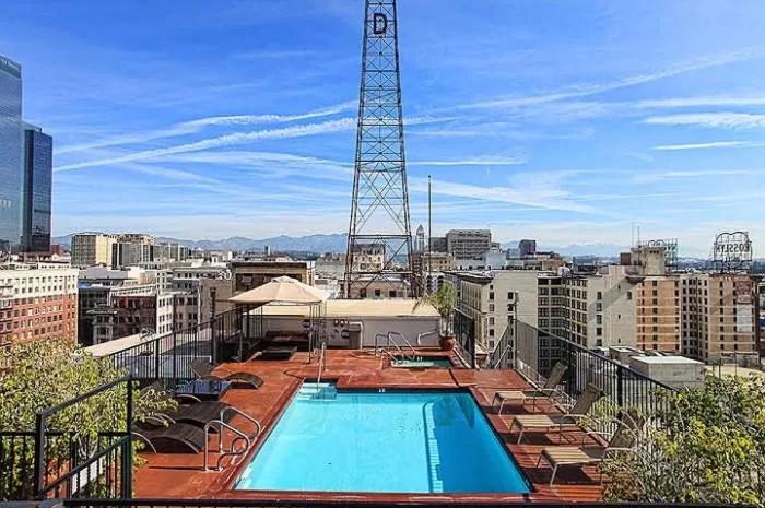 Modern Elite Open Style Loft with Rooftop Pool & Jacuzzi - Housity