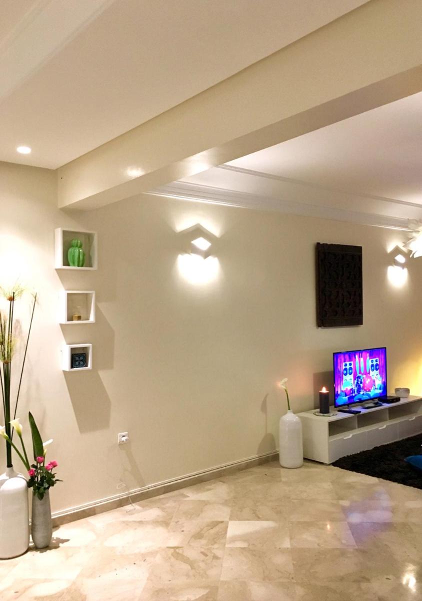 LAU 01 French One - Place to be - Housity