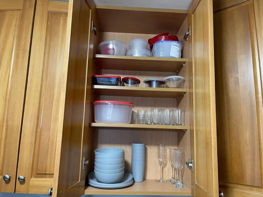 Cheerful 3-bedrooms with free parking on premises - Housity