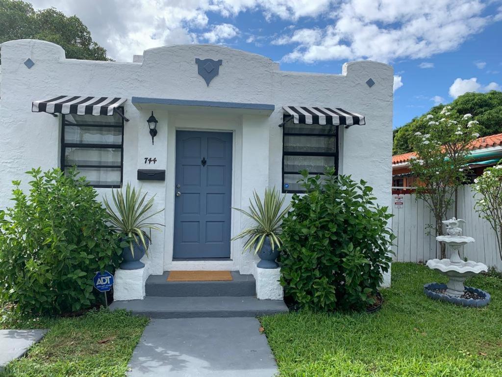 Cute Private Room, near the Airport - Free parking - 01 - Housity