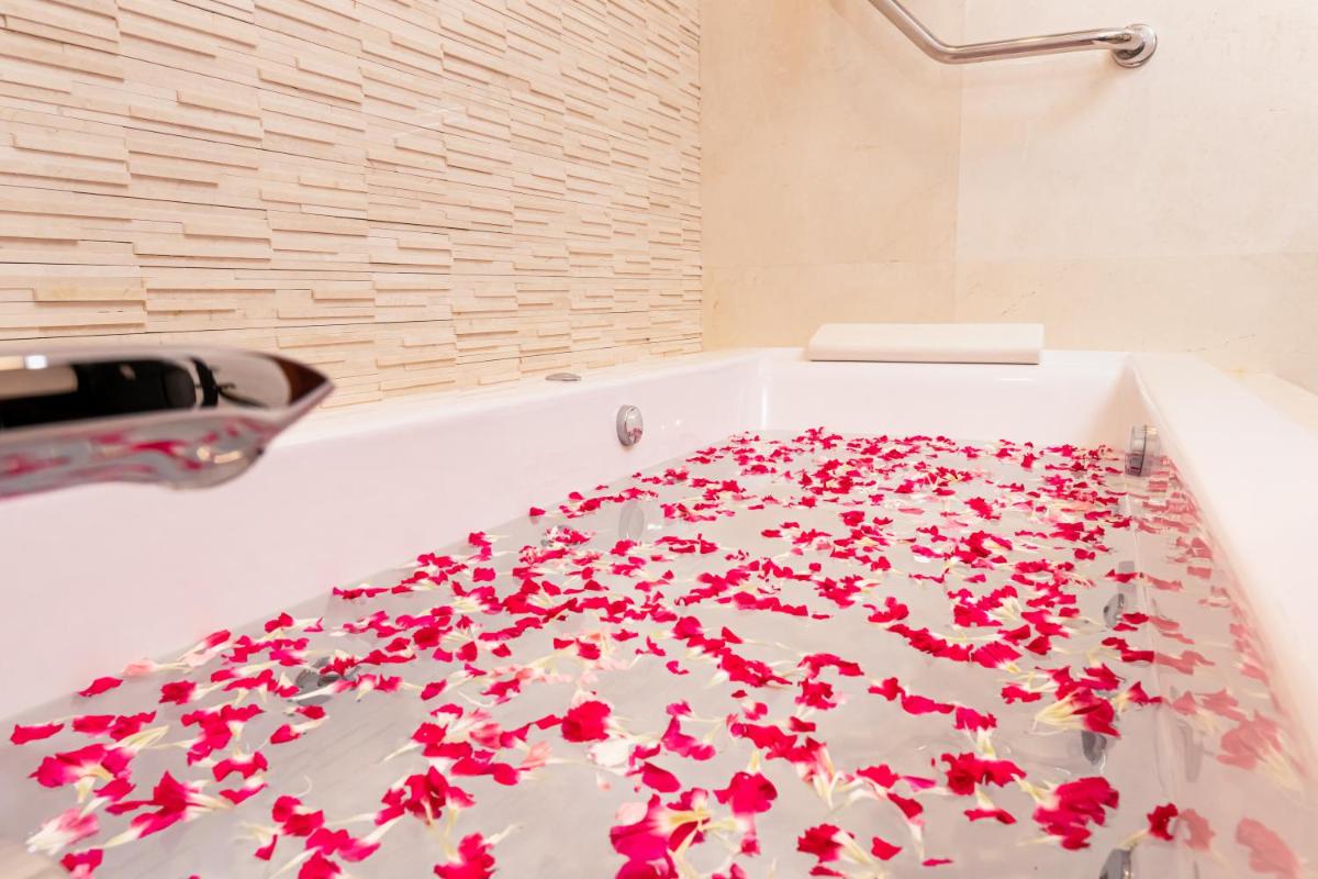 Lao Plaza Hotel - Housity