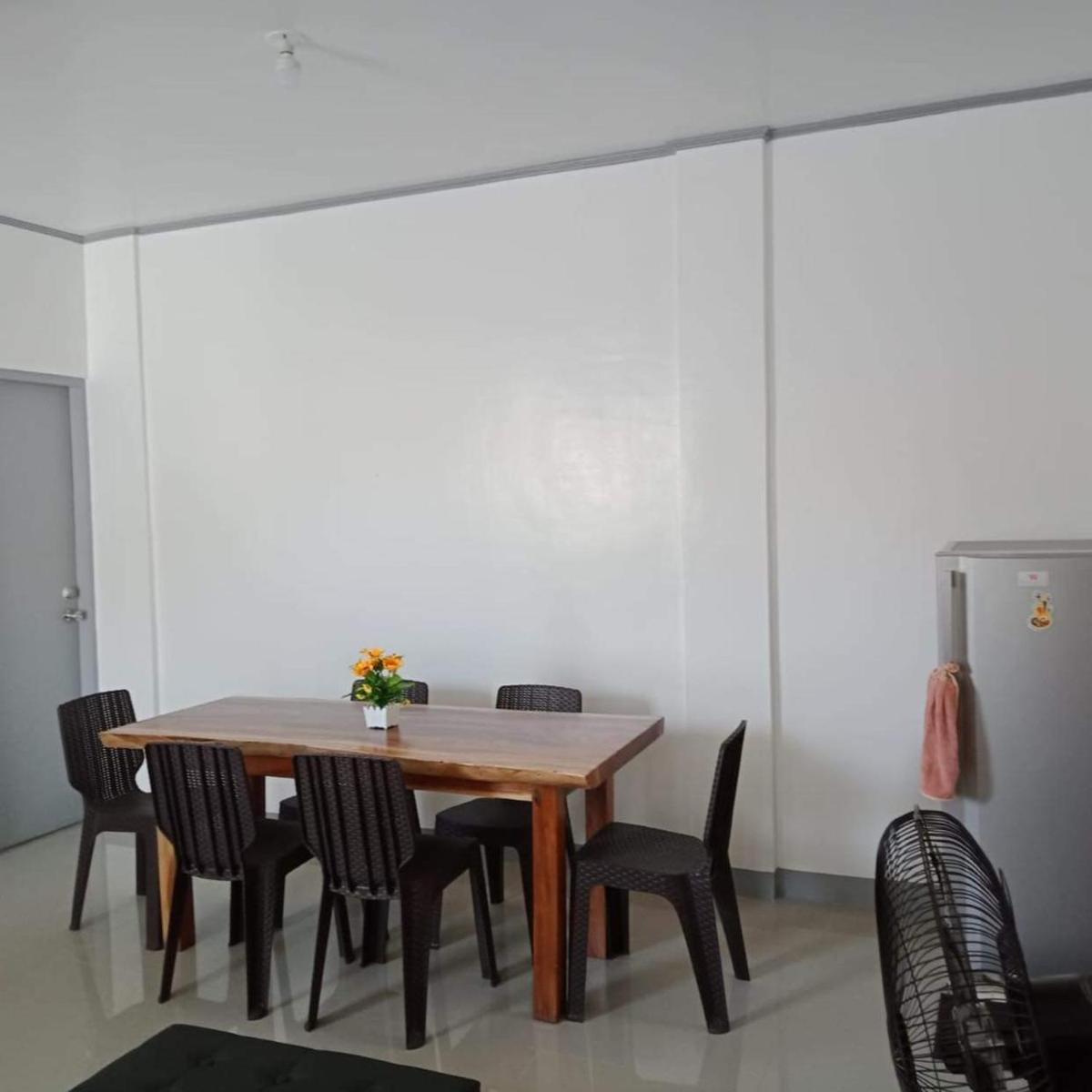 2 Bedroom House In Tagaytay - Housity