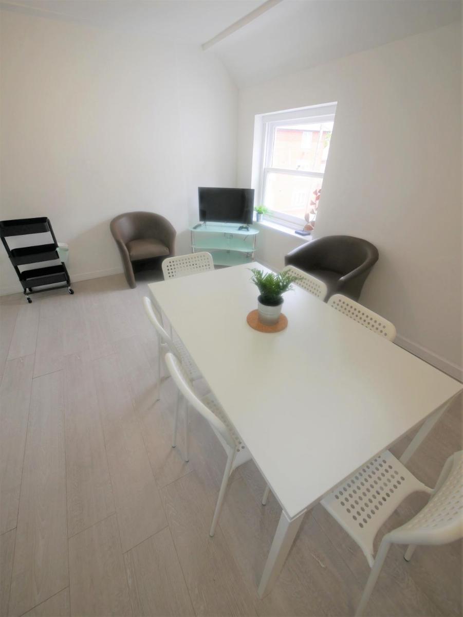 Daimler Holiday Apartments - Hizvo