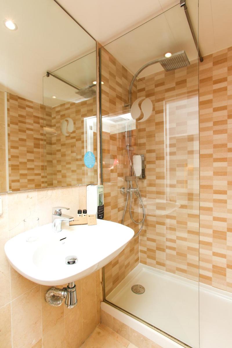 Un baño de Sentido Fido Tucan - Adults Only