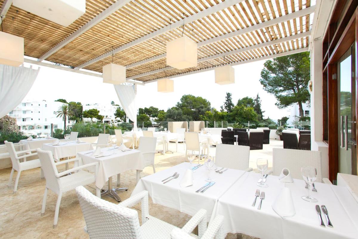 Un restaurante o sitio para comer en Sentido Fido Tucan - Adults Only
