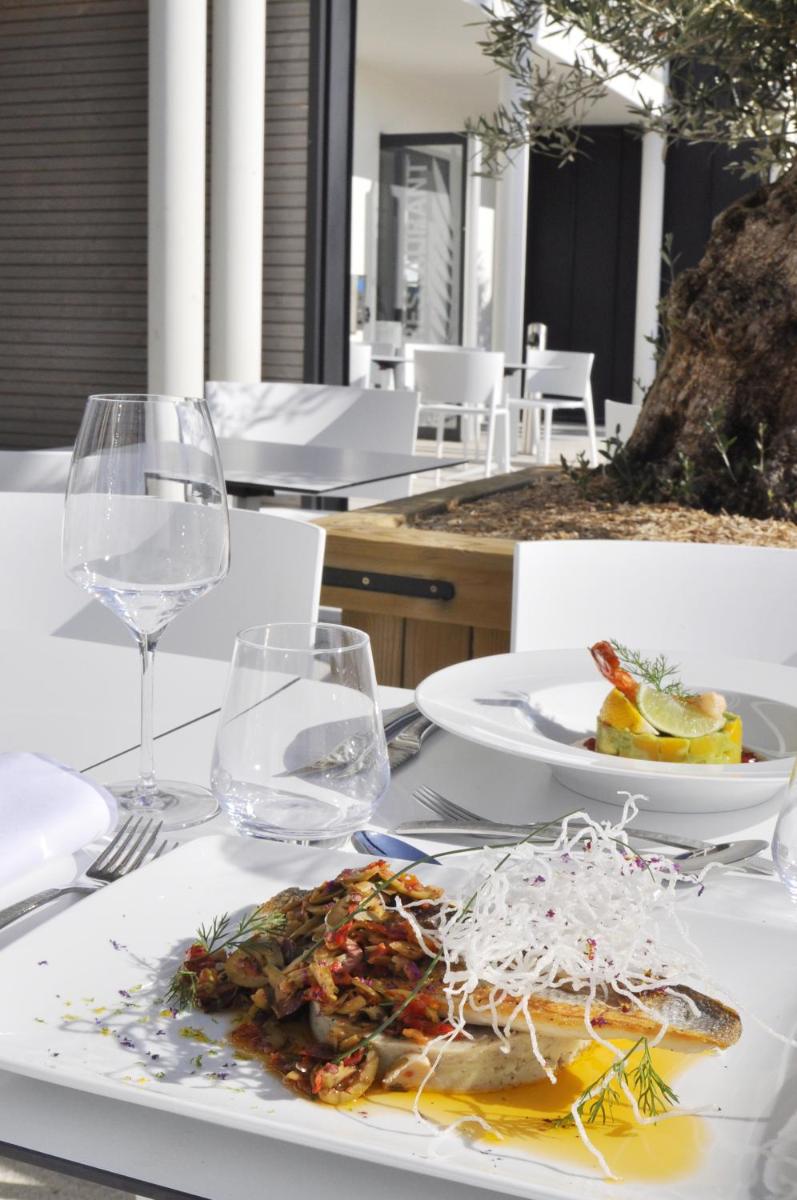 Nourriture dans l'hôtel ou à proximité