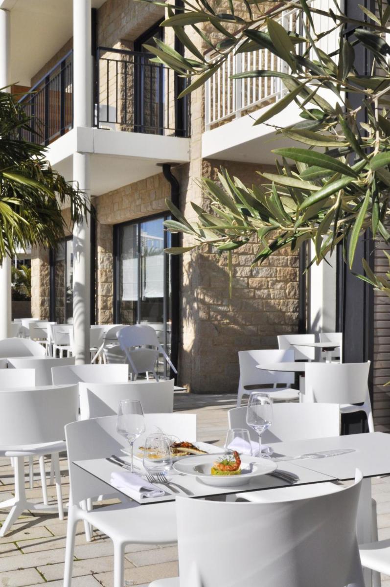 Nourriture dans l'hôtel ou à proximité