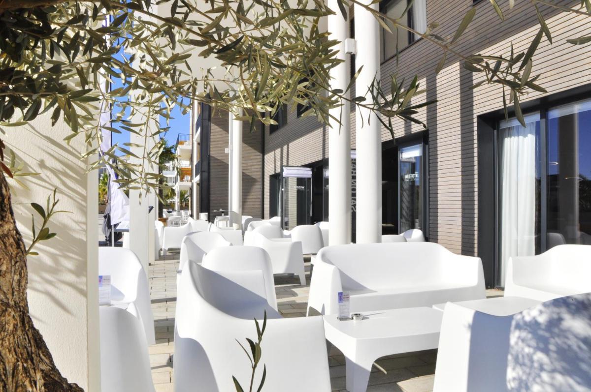 Restaurant ou autre lieu de restauration dans l'établissement Westotel Pornic Côte de Jade