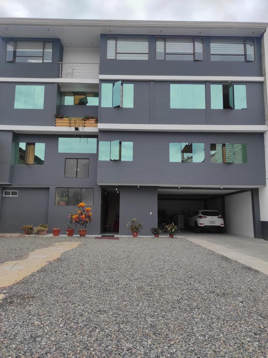 Hostal Los Lirios - Housity