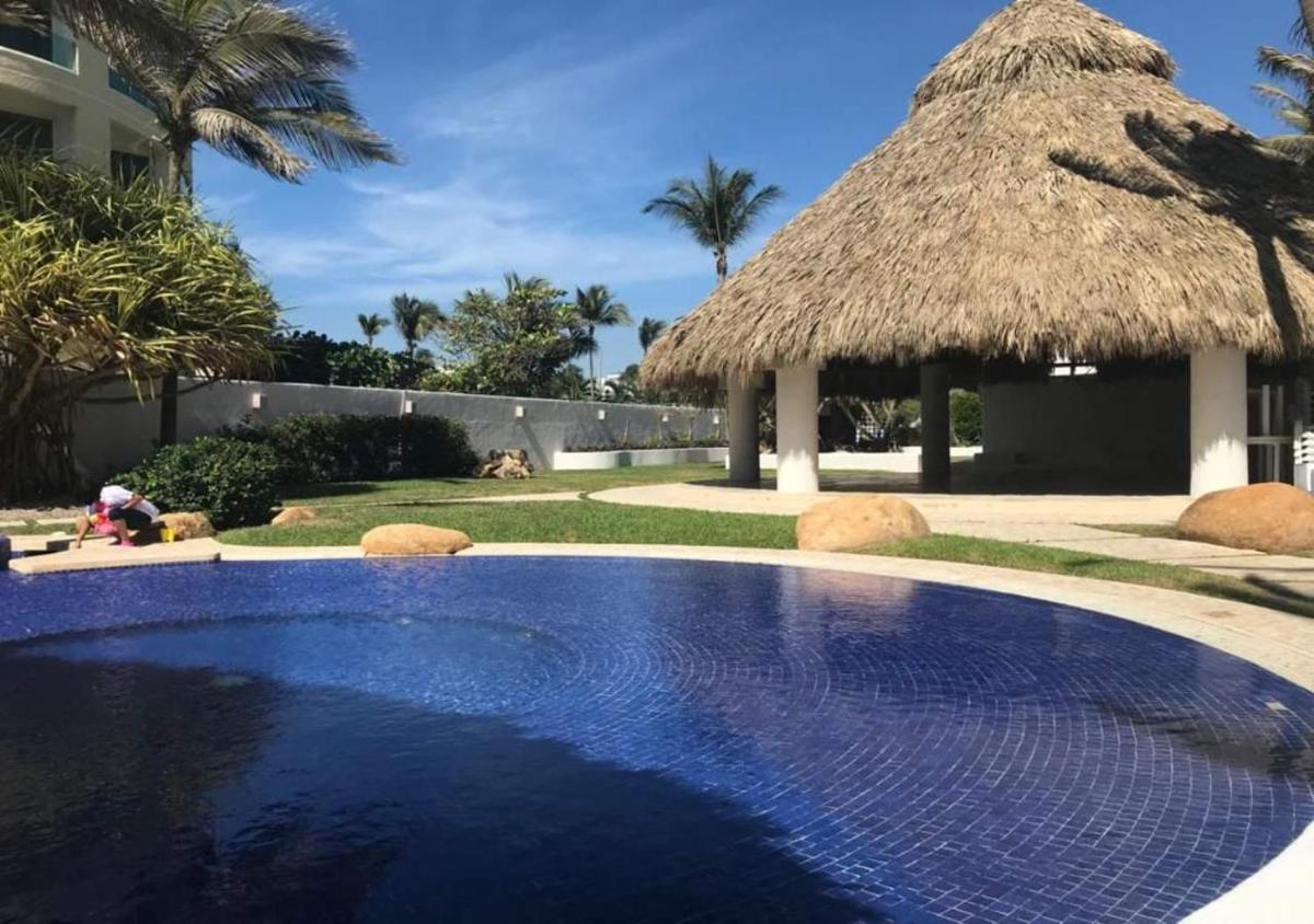 Condominio en Vidamar Residencial Acapulco by Dicasi Vacations - Housity