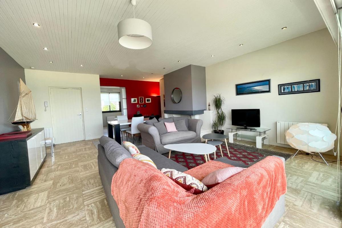 Luxury T3 standing 2 - Vue mer exceptionnelle 180 - Housity