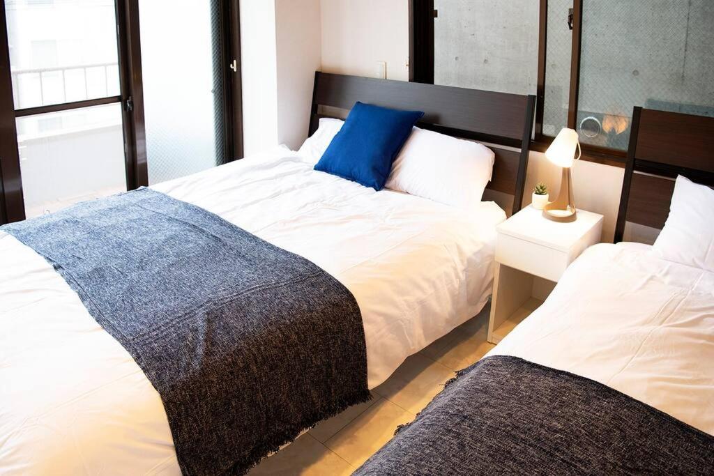 Shinjuku area 4 double beds specious & balcony - Housity