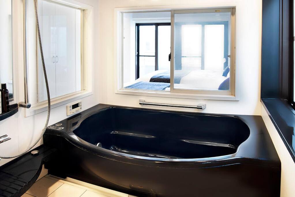 Shinjuku area 4 double beds specious & balcony - Housity