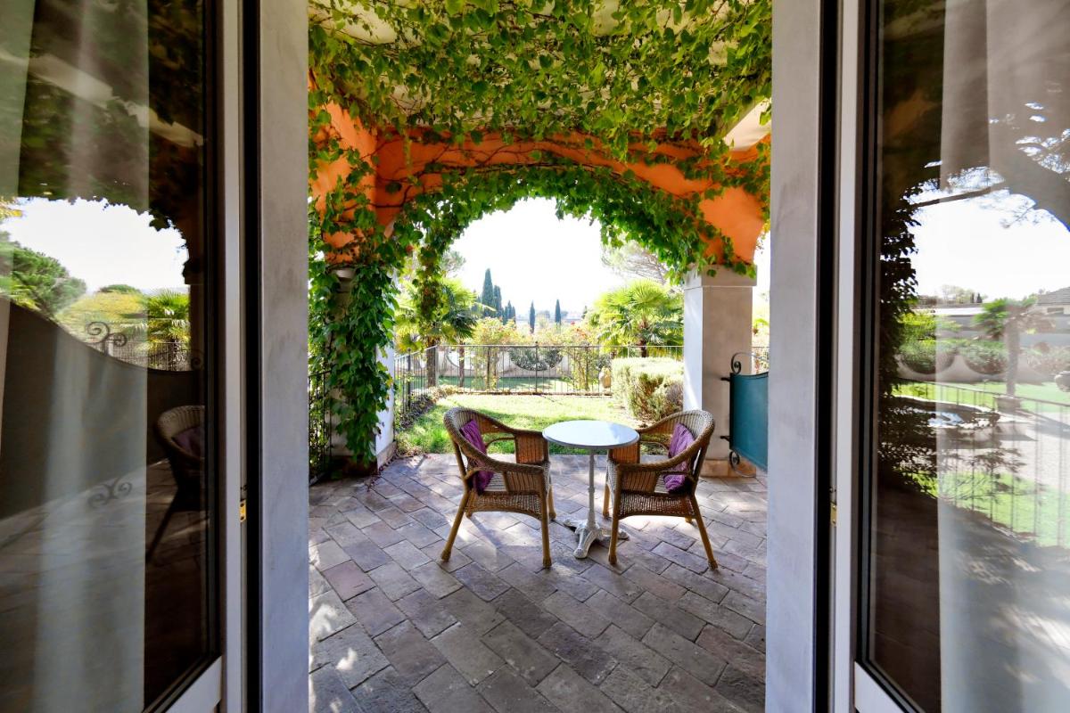 Villa Santa Barbara - Housity
