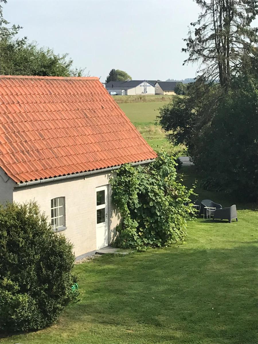 Landlig idyl - direkte til golfbane - Housity