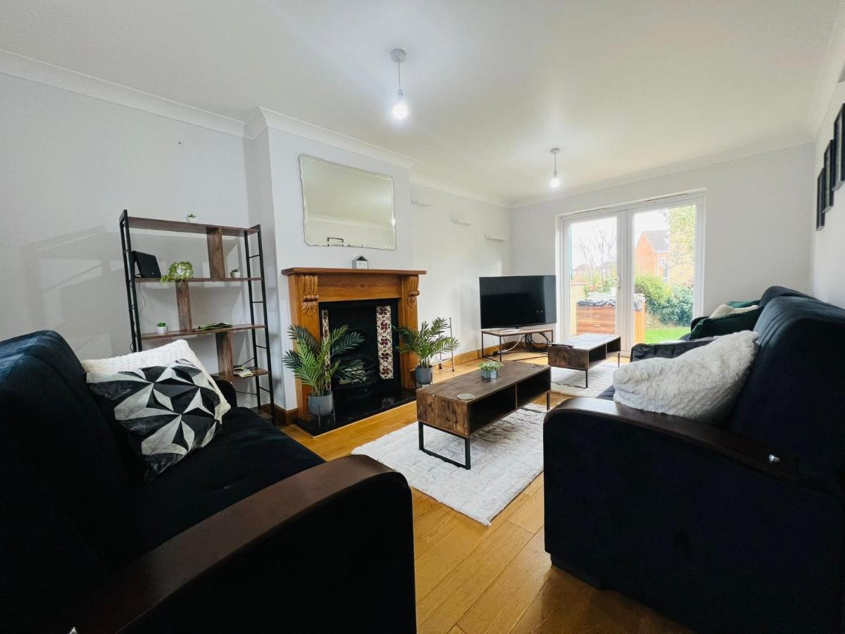Boleyn Avenue by Incredible Stay - Housity