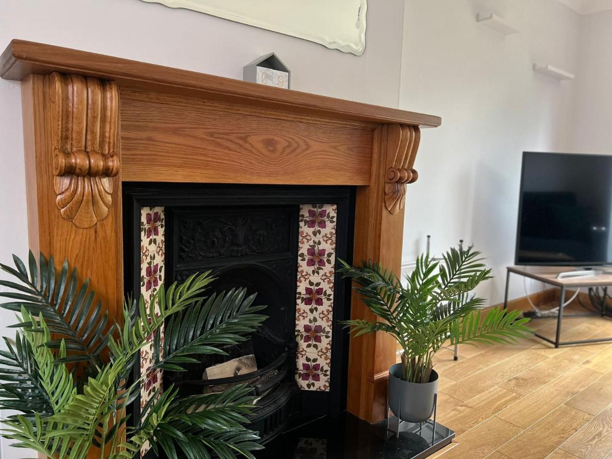Boleyn Avenue by Incredible Stay - Housity