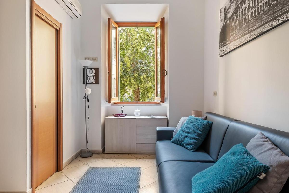 Vivy Vatican House - Housity