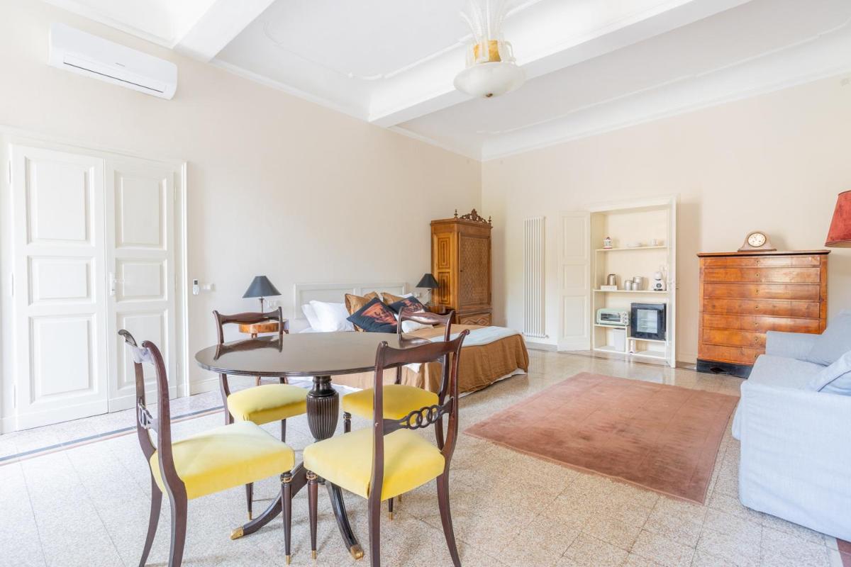 PALAZZO SABBIONI SUITE DEL CONTE Elegant Suite In Old Monastery City Center - Housity