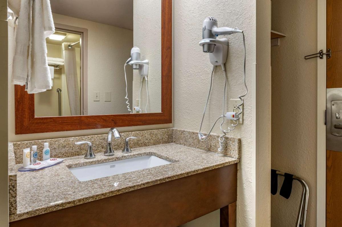 Comfort Inn Cincinnati Northeast - Housity