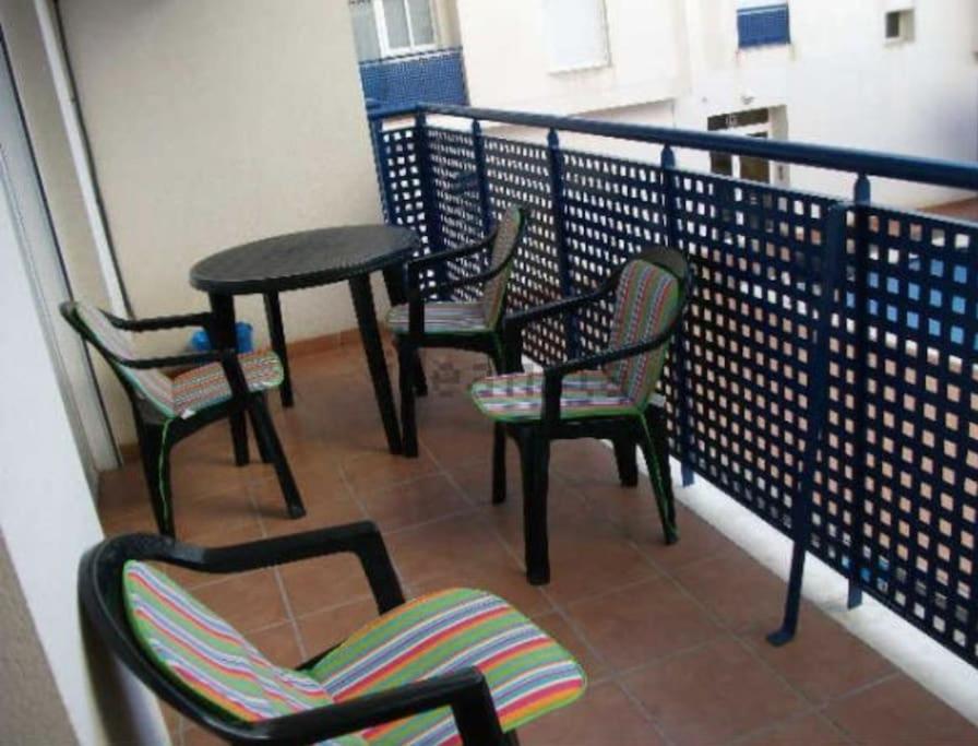 Precioso apartamento 1ª linea playa con piscina - Housity