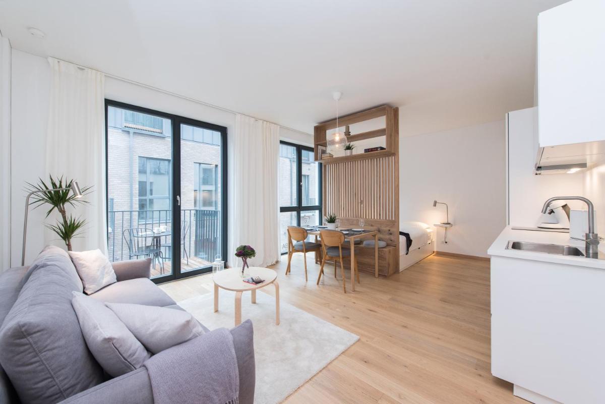 cohost I NEW Apartment w-balcony, Self check-in at the Renesanso Complex - Housity