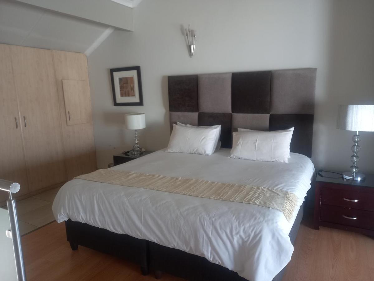 Mount Royal 16 - Large 1 bed - Housity