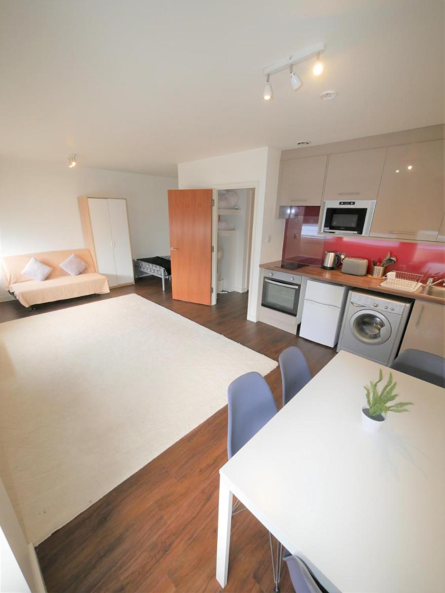 Hill House Holiday Apartments - Housity
