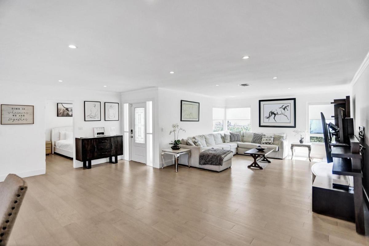 Miami Pool House - Housity