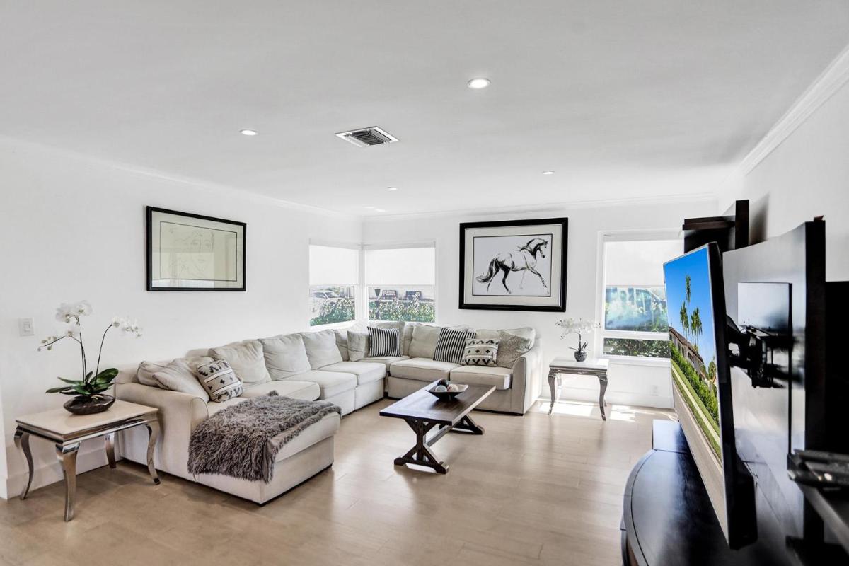 Miami Pool House - Housity