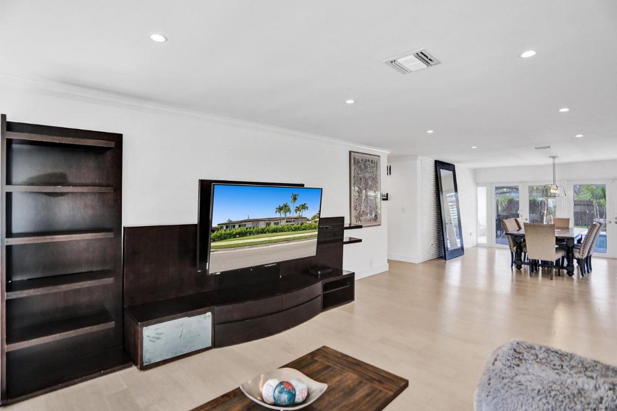 Miami Pool House - Housity