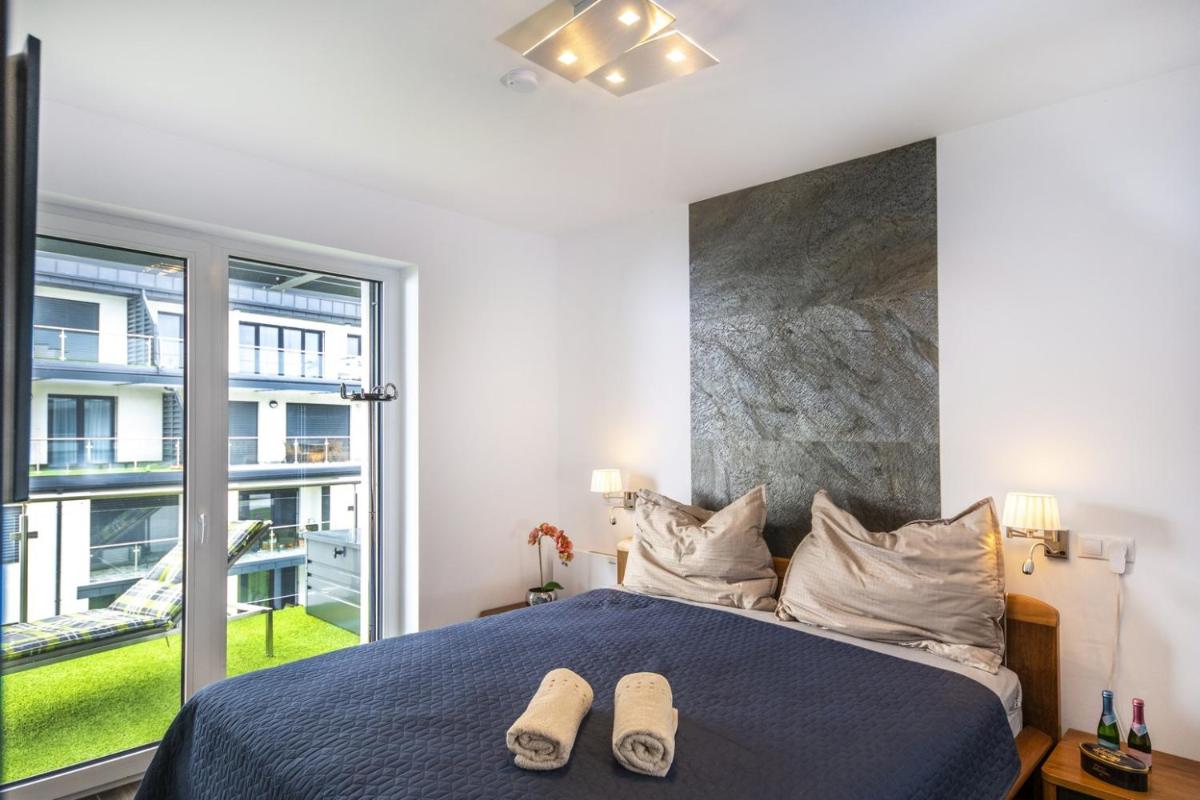 Sybill Suite with beach side - Housity