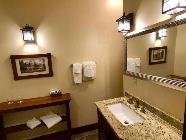 The Lodge at Cloudcroft - Housity