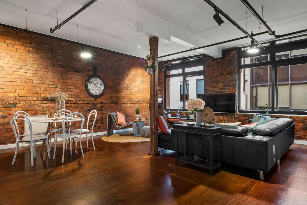 StayCentral - Heritage Warehouse Retreat Melbourne - Housity