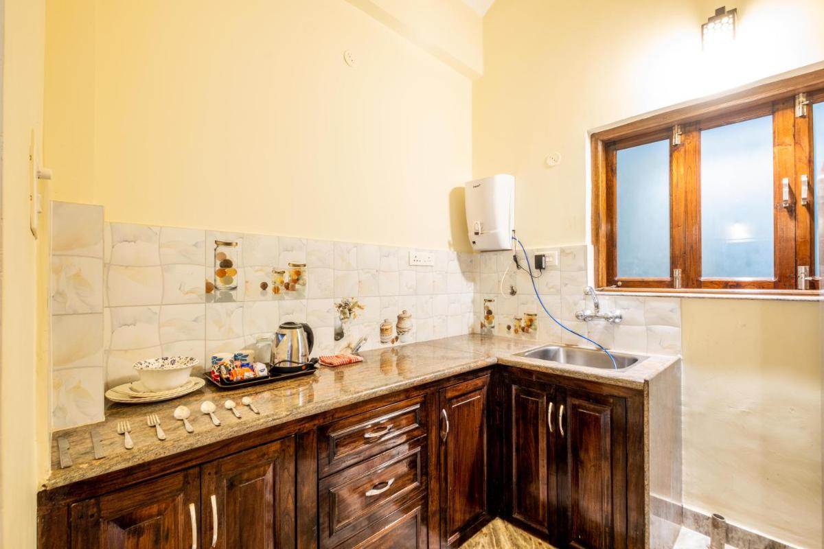 Nestle, 1BHK w pool w WIFI close to the beach by Roamhome - Housity