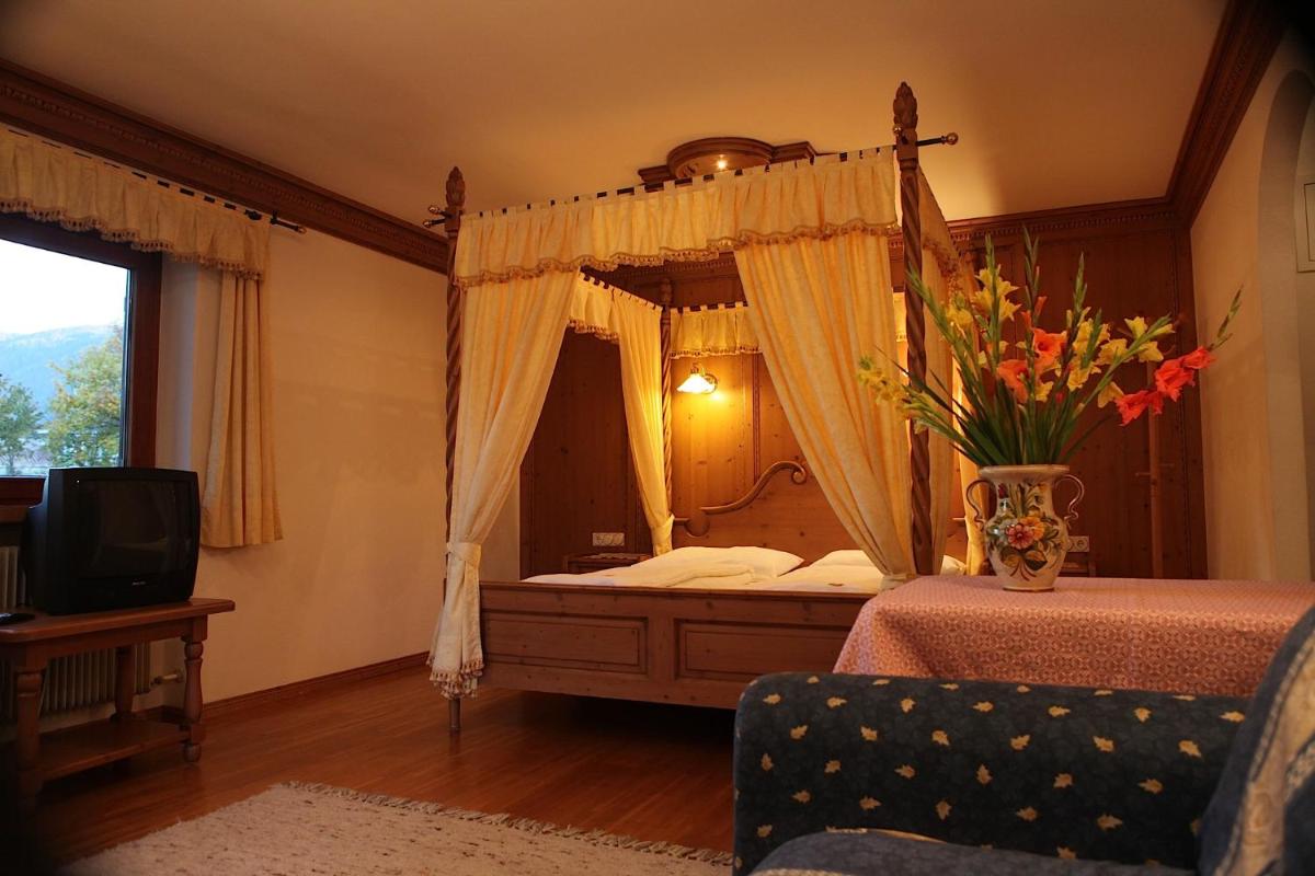 Hotel Rosengarten - Housity