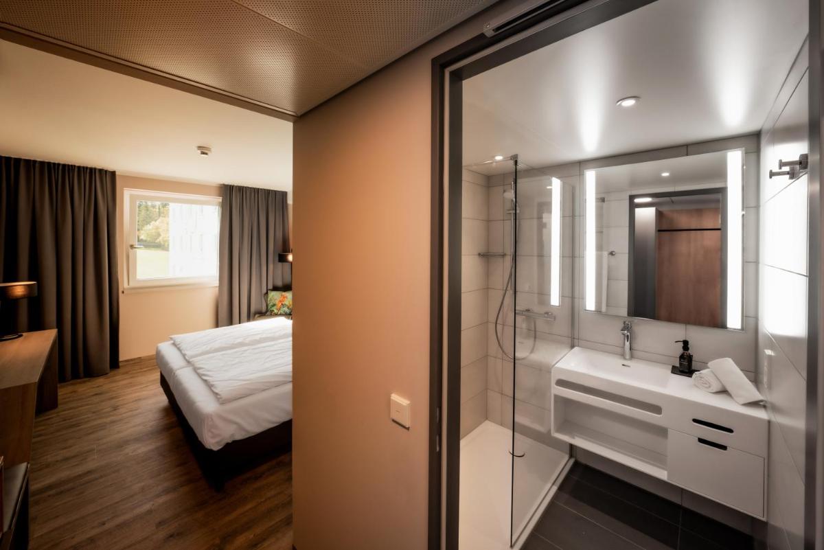 LOGINN Hotel Stuttgart Zuffenhausen - Housity