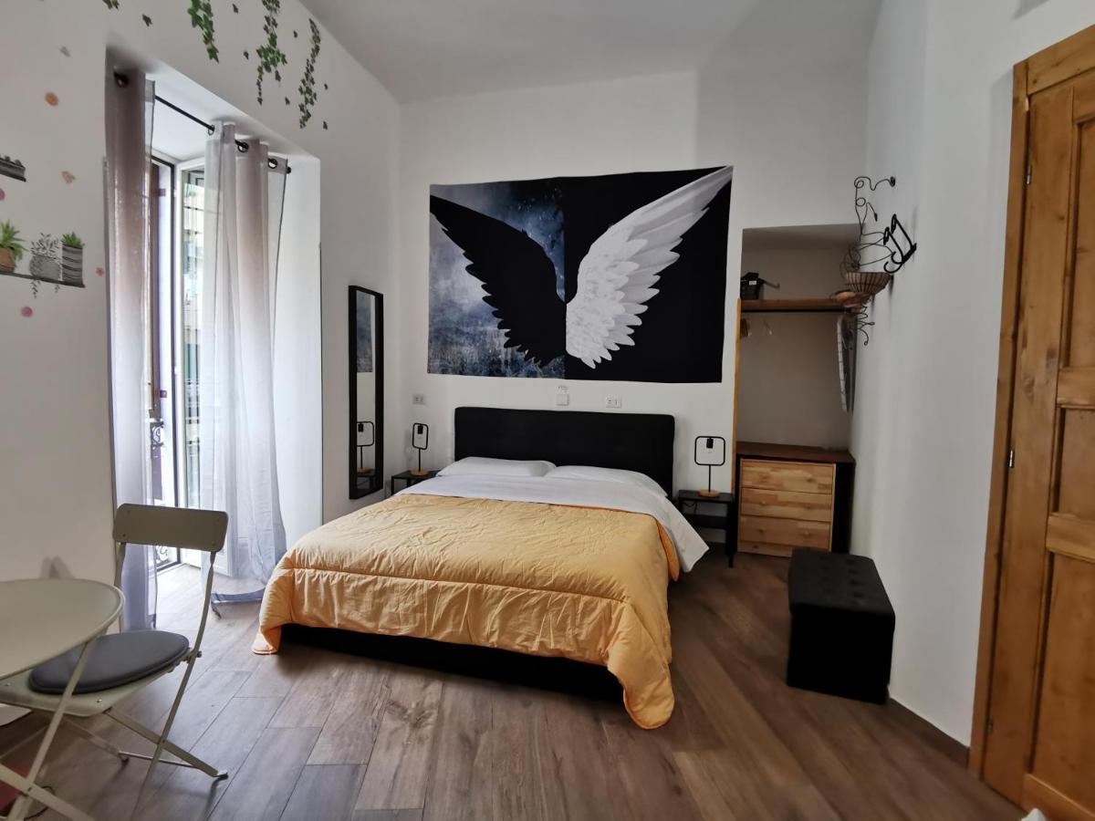 Napoli Centro Studios - Housity