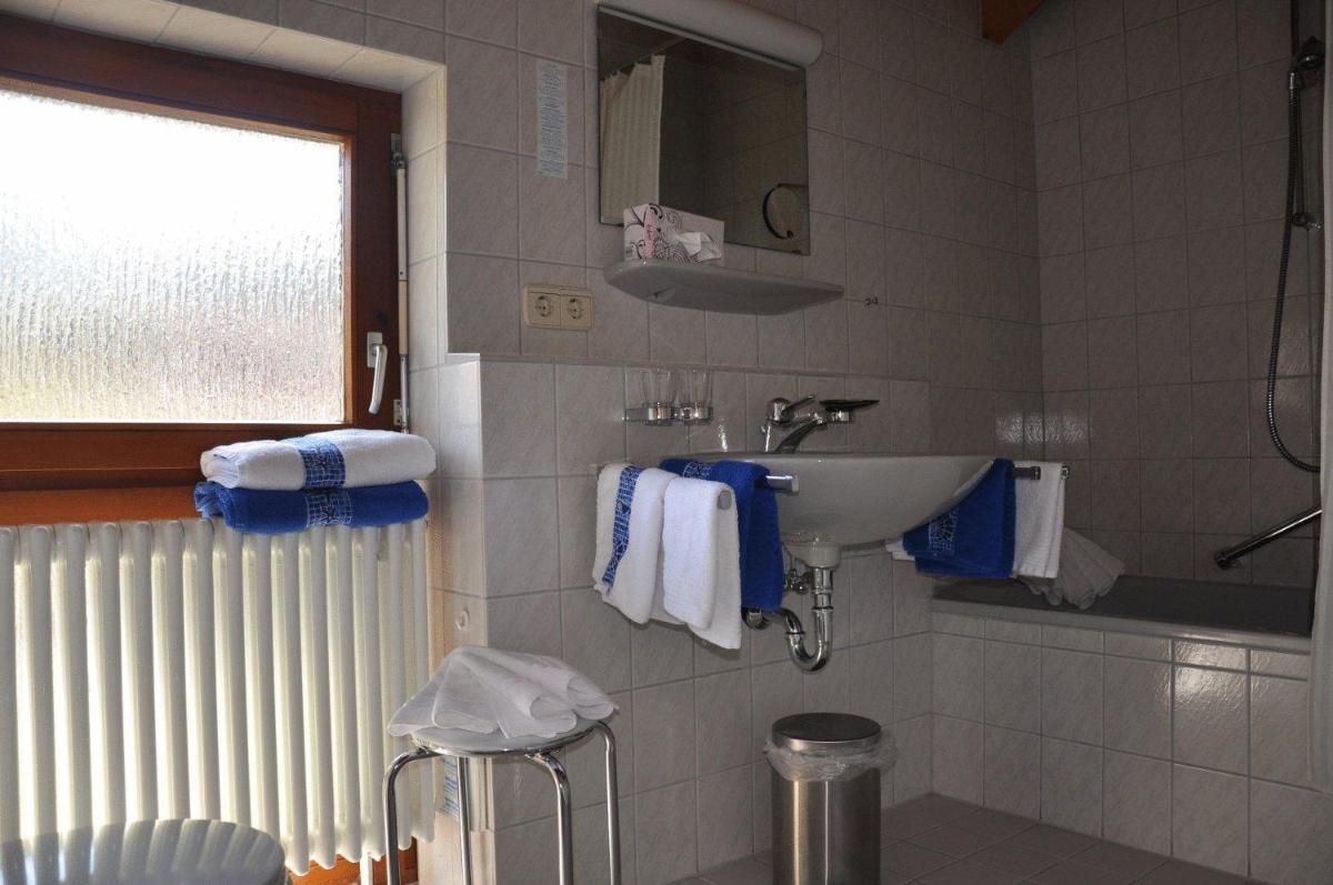 Hotel-Pension Breig Garni - Housity