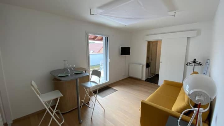 Magnifique studio avec terrasse et garage - Housity