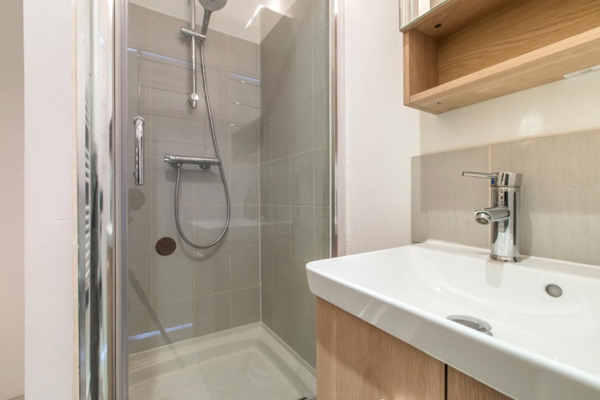 Appartement moderne, propre, WIFI, siège massant - Housity