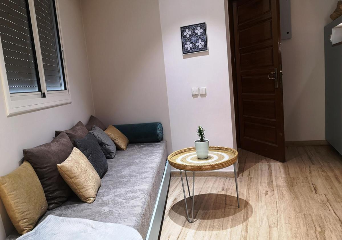 LAU 09 Studio Terrasse - Housity