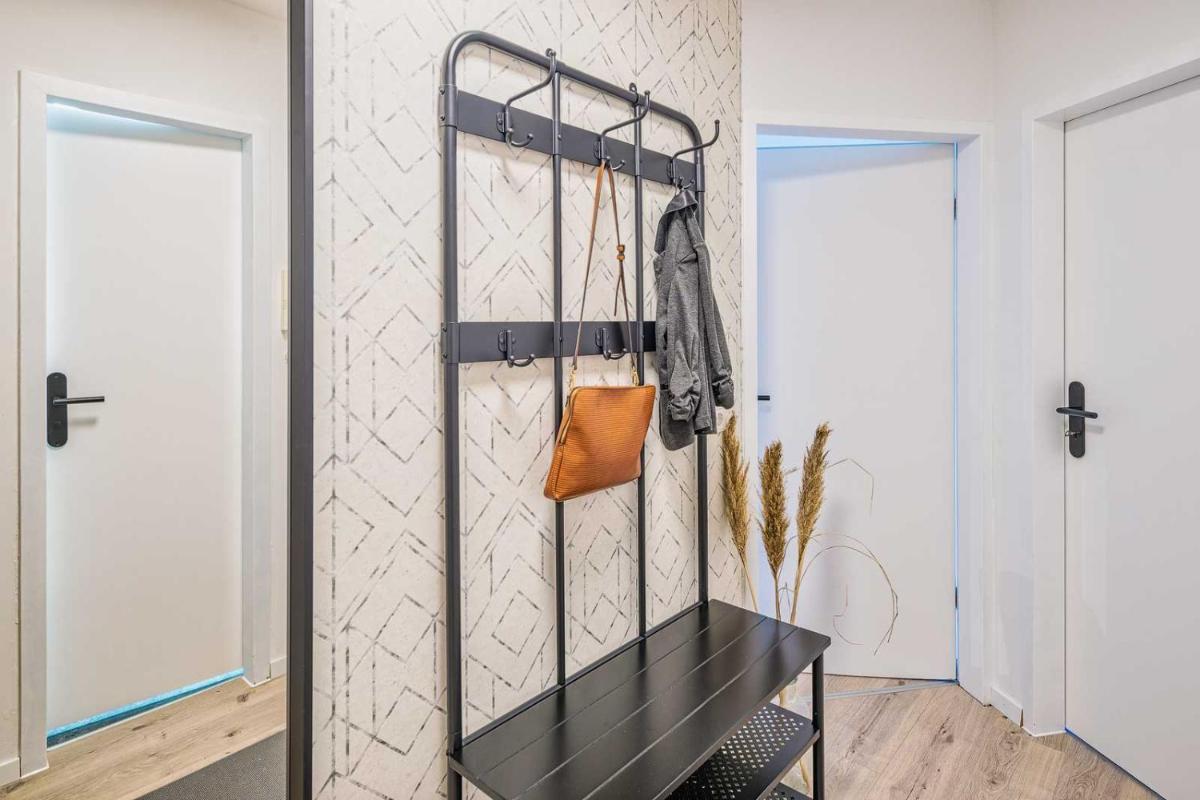 new apartment I cozy I Netflix I WLAN I near airport - Housity
