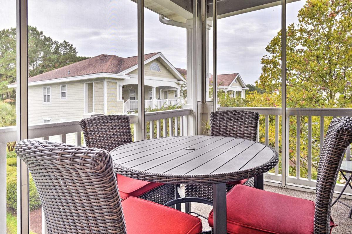 Bright and Airy Resort Condo Golf, Shop and Swim - Housity