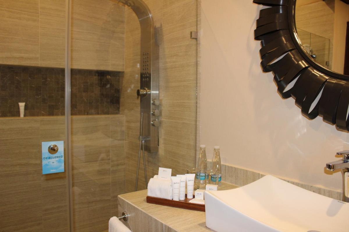 Radisson Hotel Tapatio Guadalajara - Housity